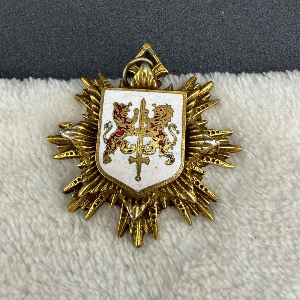 Vintage Heraldic Star Pendant Gold Tone Enamel Lions Sword Medallion READ
